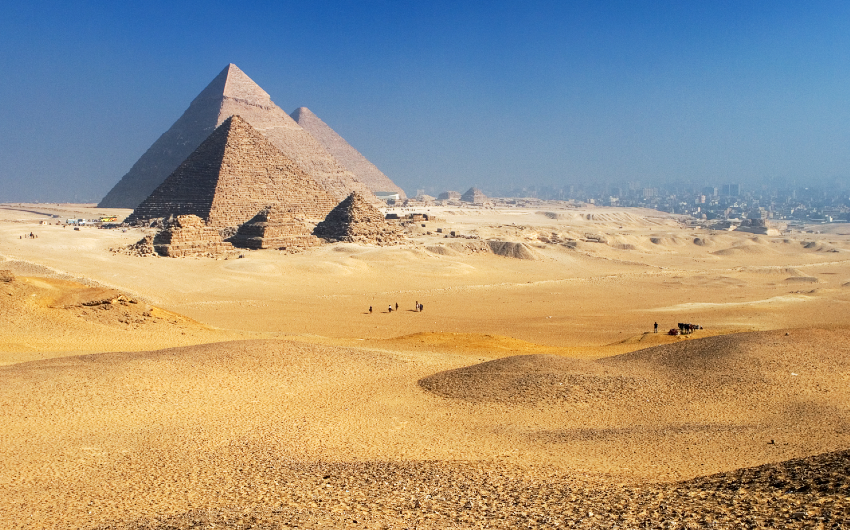 https://s3.eu-west-3.amazonaws.com/elastic.travel/package/466920871Pyramids Giza Plateau.jpg