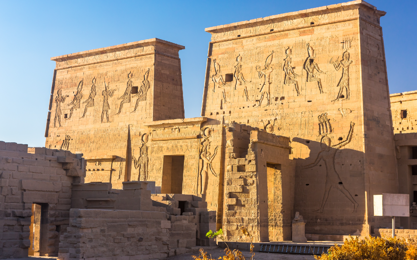 https://s3.eu-west-3.amazonaws.com/elastic.travel/package/968128388Philae Temple.jpg